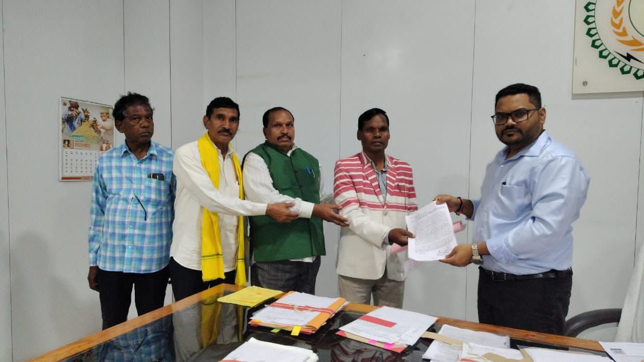 प्रतापपुर विधायक शकुंतला सिंह पोर्ते पर फर्जी जाति प्रमाणपत्र का आरोप, आदिवासी समाज भड़का — आंदोलन की दी चेतावनी